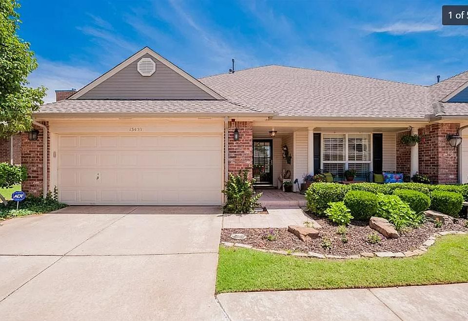 Front of house - this is a duplex