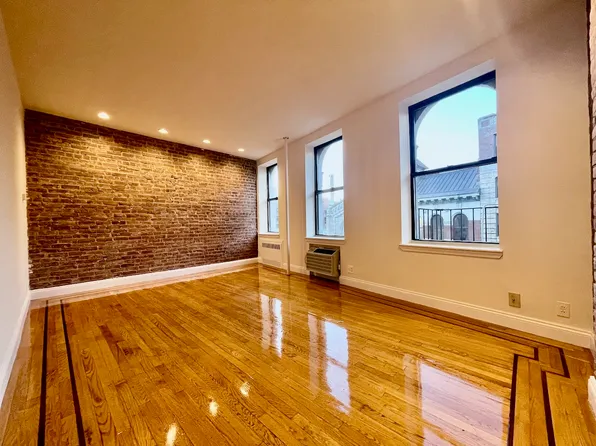 366 Broome Street image 1 of 14