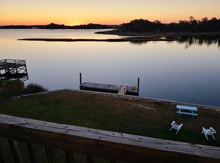 400 Atkinson Point Rd, Surf City, NC 28445