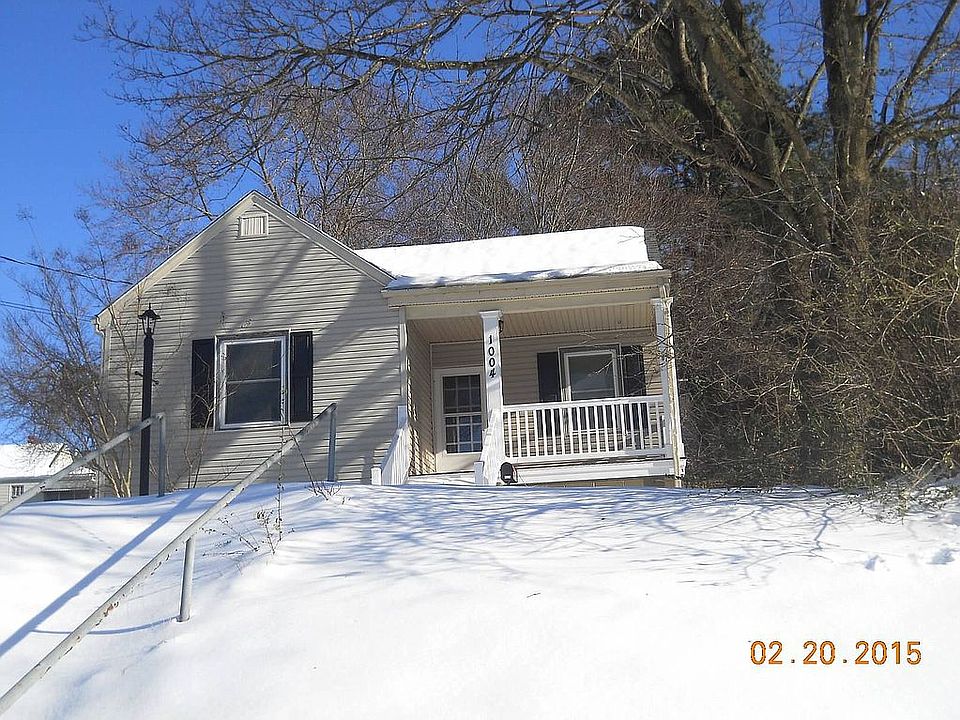 1st image of 1004 Lindsay St