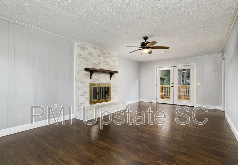 206 Manassas Dr — Photo 6