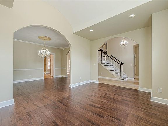 5th image of 500 Shelli Ln