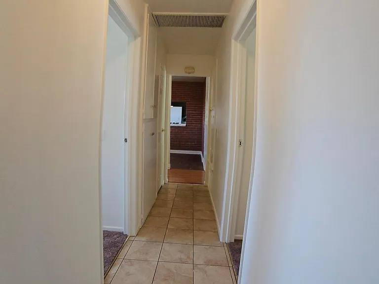 2272 Toluca Dr — Photo 20