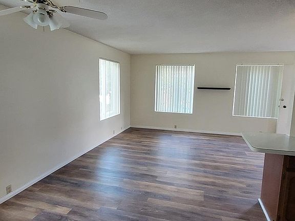 4th image of 2055 Diamond St #B