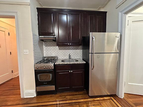 3rd image of 41-29 42nd St #B