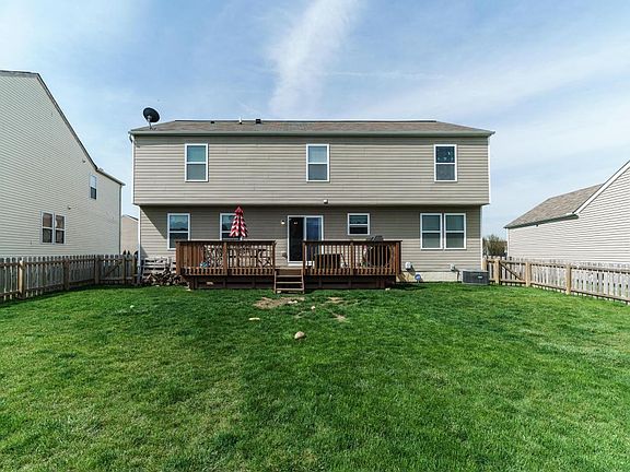 3rd image of 147 Parkdale Dr