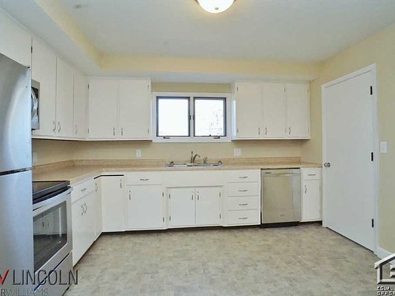 4th image of 5016 Pioneers Blvd