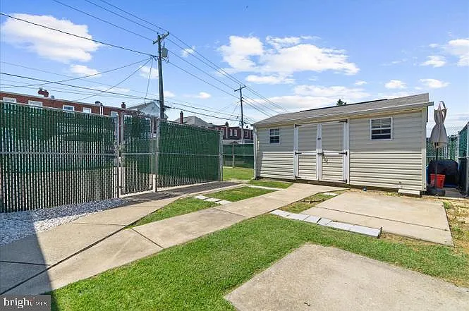 1268 Delbert Ave — Photo 38
