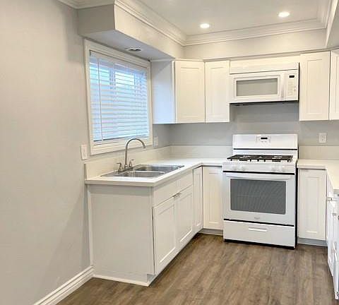 4th image of 627 Marion Pl