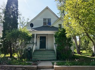 113 S Isabella St, Clinton, IL 61727