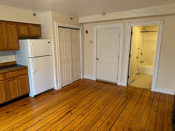 5th image of 36 Main St #3