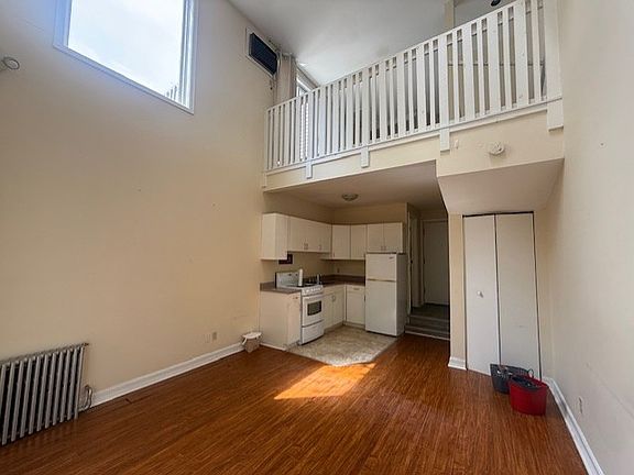 2nd image of 182 Lisgar St #1539286