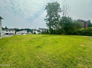 114-116 W Main St, Everett, PA 15537