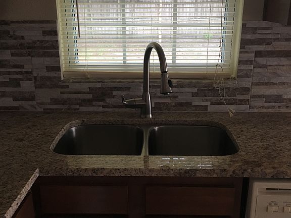 3rd image of 63 Dorset Dr