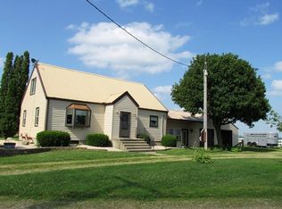 1592 Meridian Rd, Ashton, IL 61006