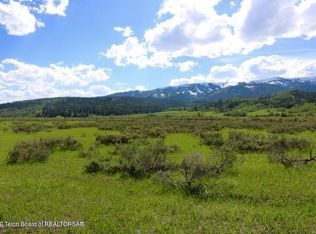 19 Foxtail St, Alpine, WY 83128