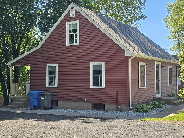 194 Bidwell St — Photo 2