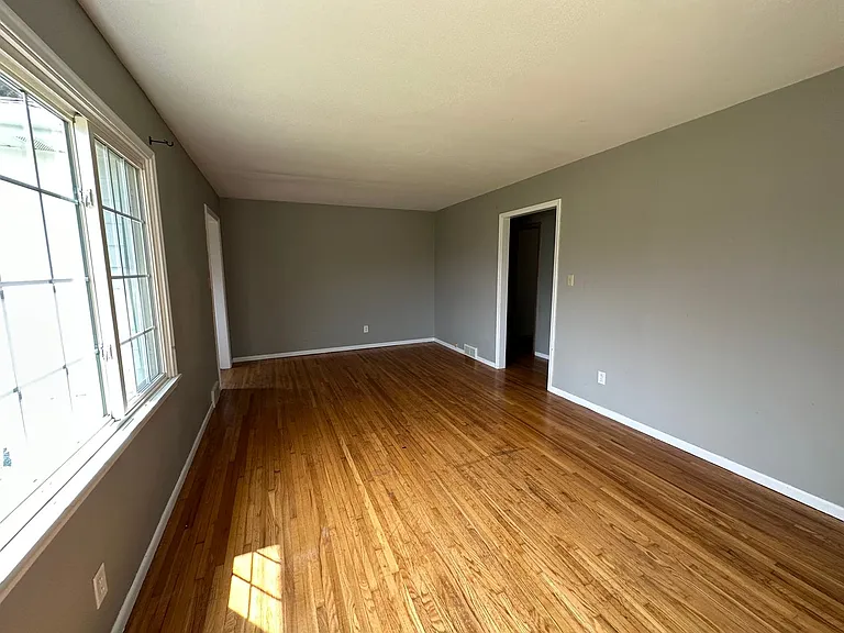 108 Seminole Ave — Photo 4
