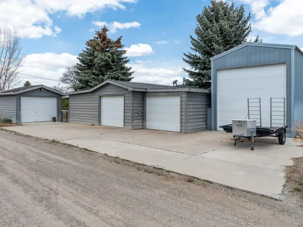 610 Avenue F, Powell, WY 82435