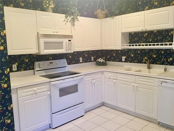 4th image of 1890 Eden Ct