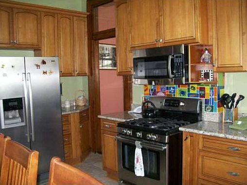 5th image of 860 Roosevelt Pl
