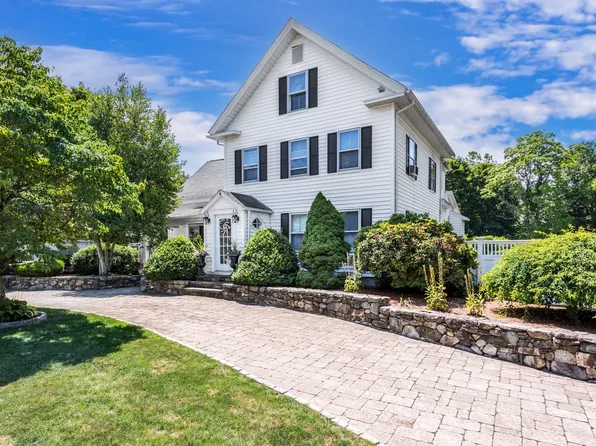 1322 Pond St, Franklin, MA 02038