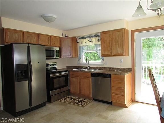 5th image of 1002 Karendale Ave