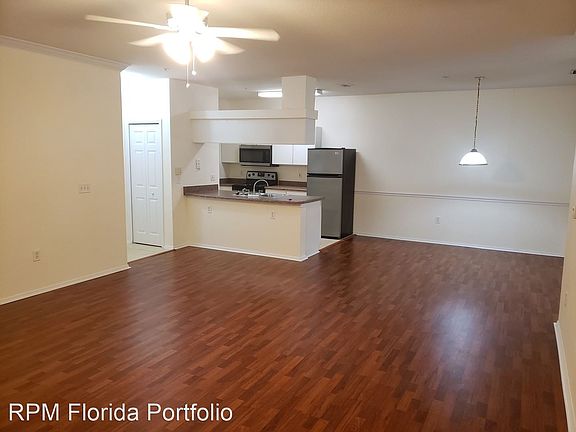 3rd image of 16361 Enclave Village Dr