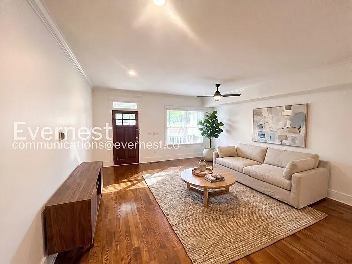 3 bed, 2.5 bath, 2242 sqft, $3,199 — Photo 2