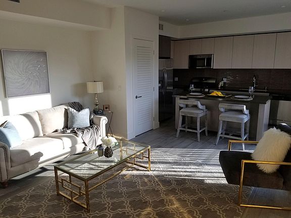 3rd image of 5044 Bakman Ave #3C