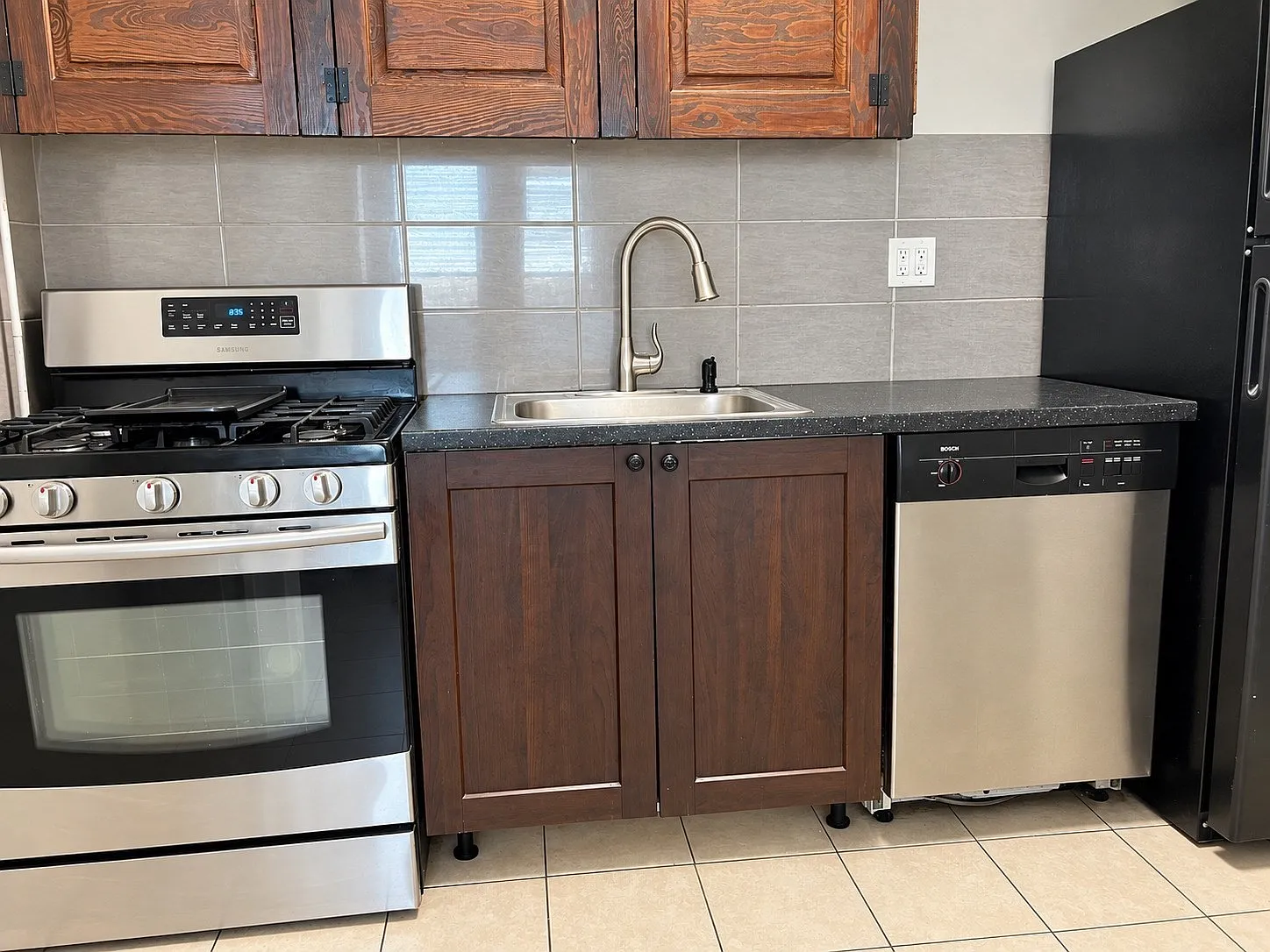 2 bed, 1.0 bath, 1040 sqft, $2,000 — Photo 1