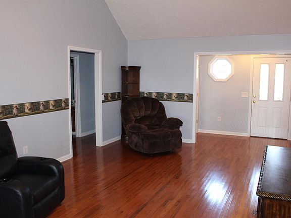3rd image of 72 Dogwood Trl