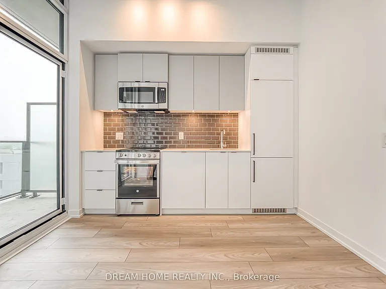 285 Dufferin St #705 — Photo 17