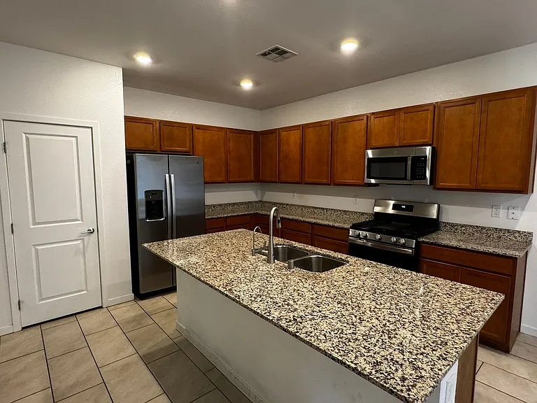 7080 Garnet Crest Ct — Photo 9