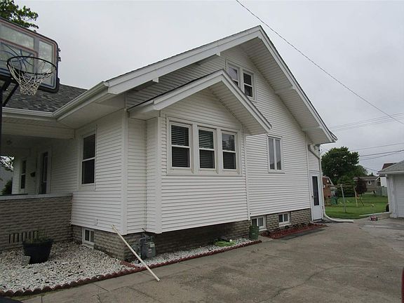 3rd image of 209 E Hale St