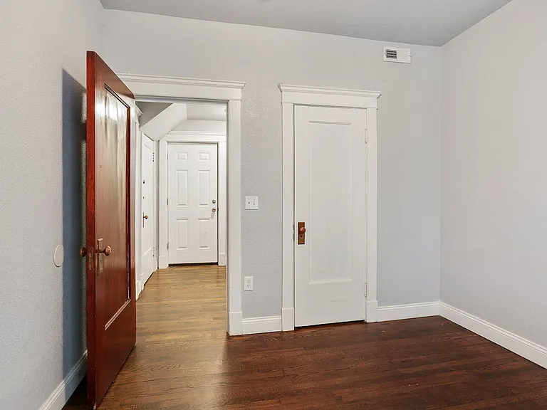 3825 Baltimore Ave — Photo 11