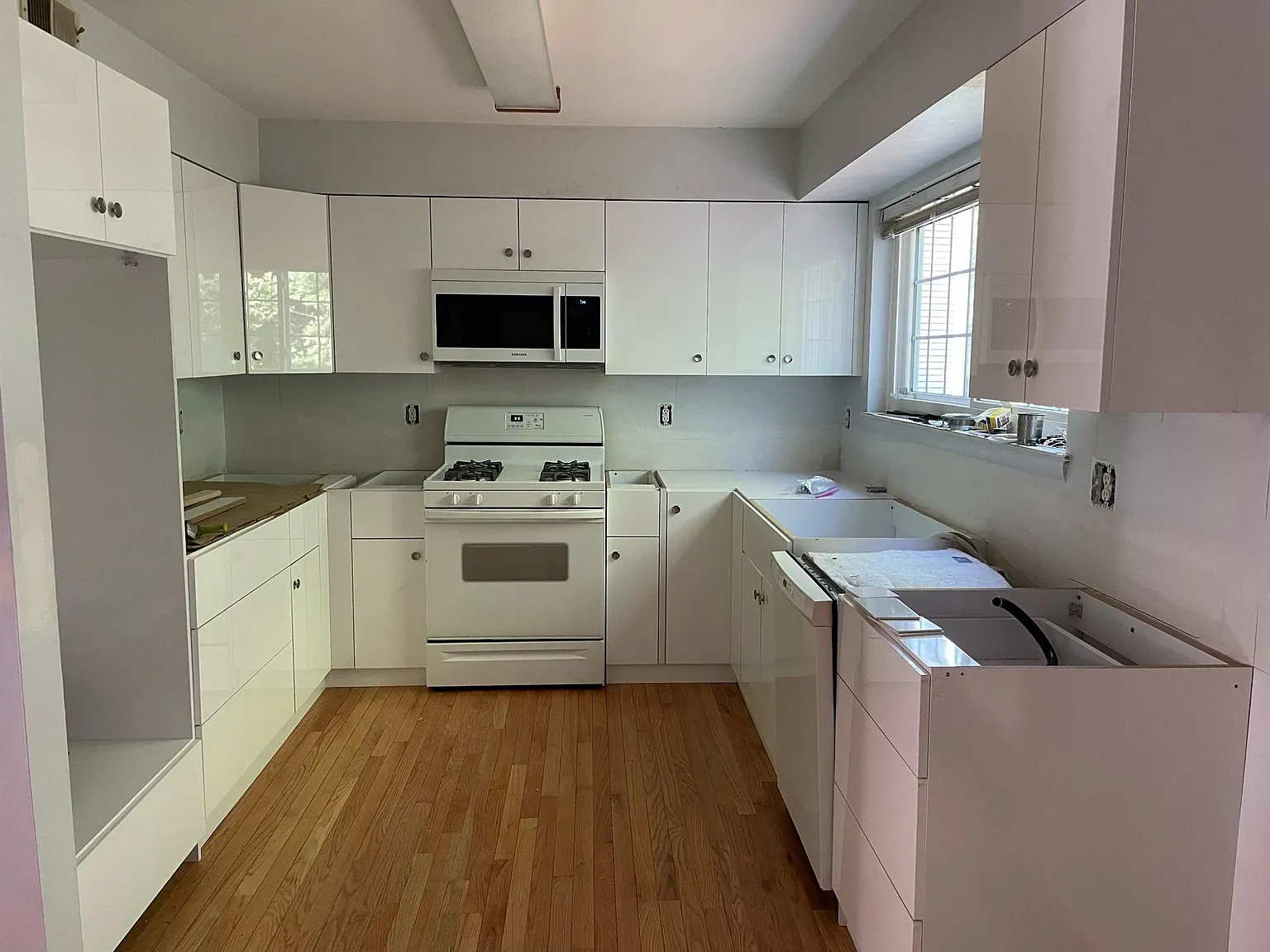 3 bed, 2.5 bath, 1844 sqft, $3,325 — Photo 4