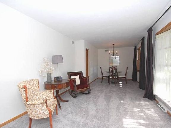 2nd image of 169 S Montclare Ln