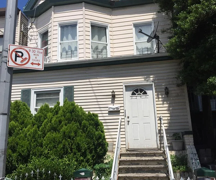 Marion Ave