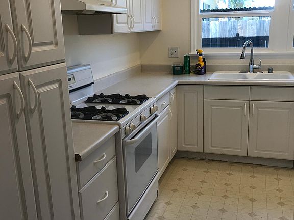 5th image of 645 N Hollywood Way #645