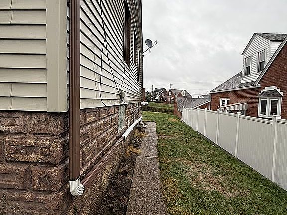 2nd image of 155 S 11th St