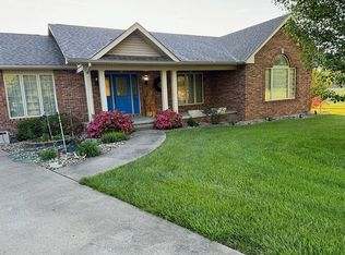 1016 Michael Ln, West Frankfort, IL 62896