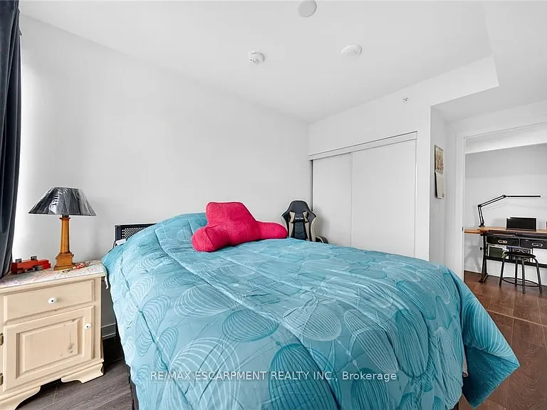 370 Martha St #710 — Photo 33
