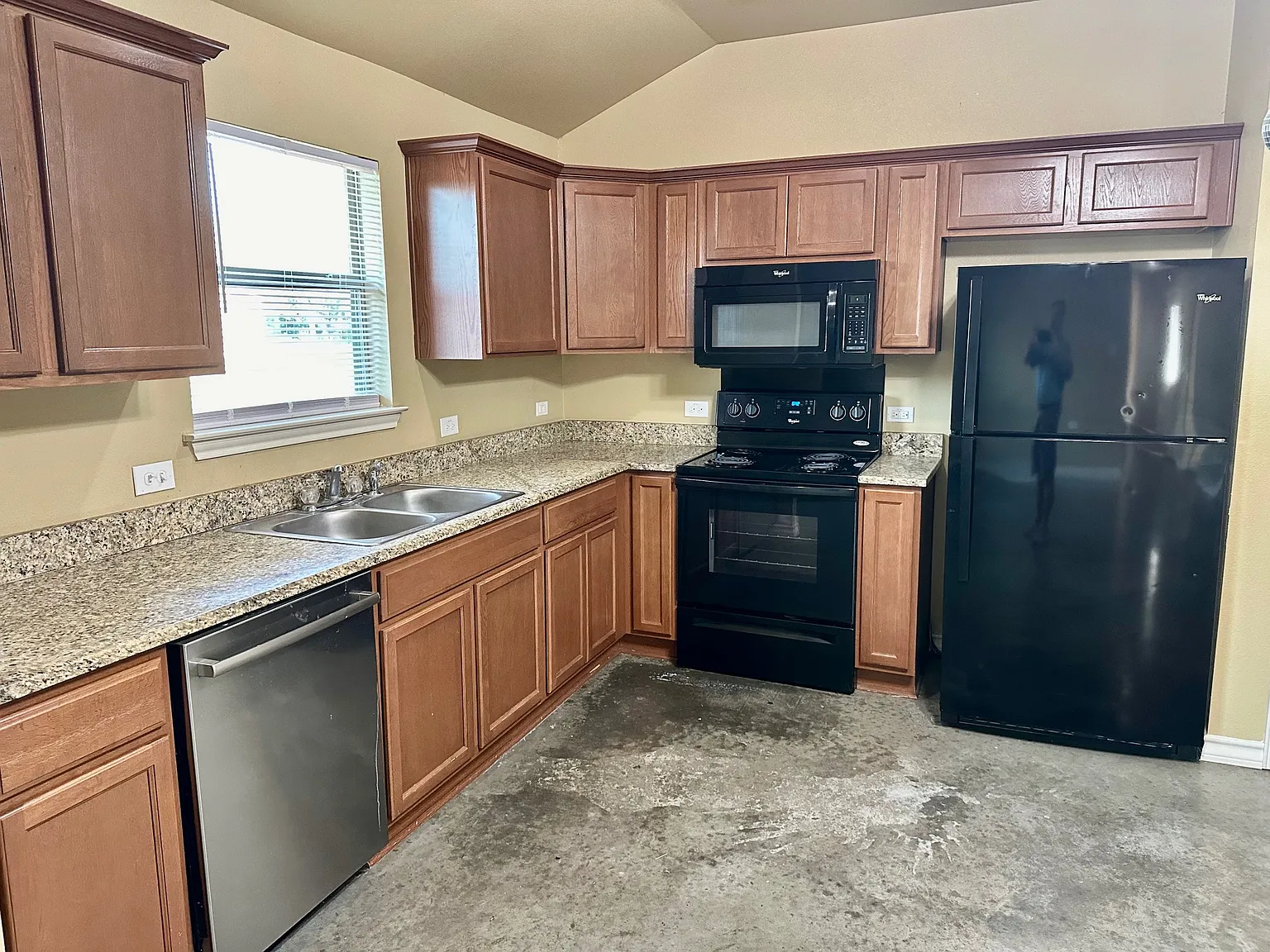 3 bed, 1384 sqft, $1,795 — Photo 4