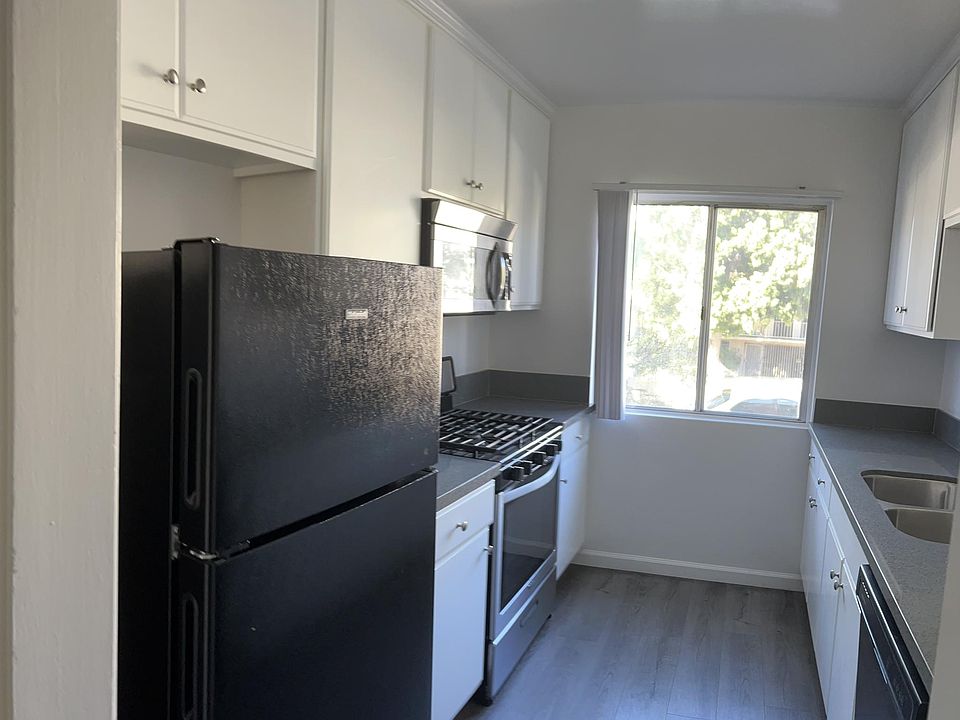 1st image of 500 E Providencia Ave APT A