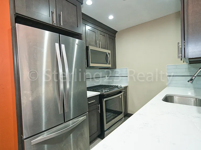 21-08 Steinway St #4 — Photo 18