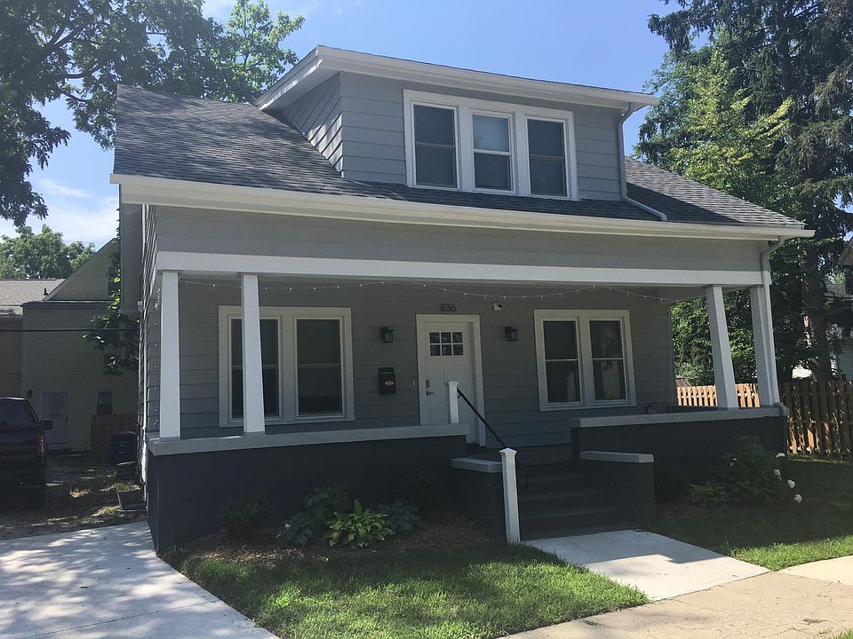 1st image of 836 Brookwood Pl