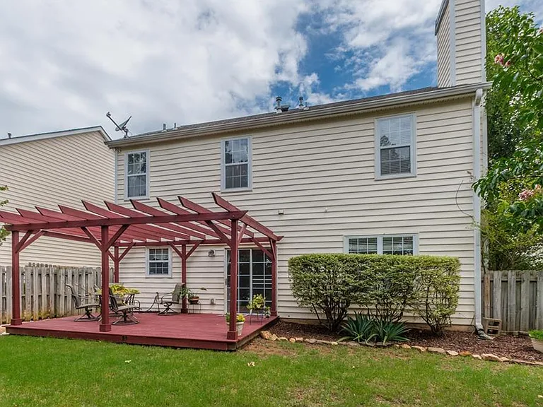 3261 Serenade Ct — Photo 38