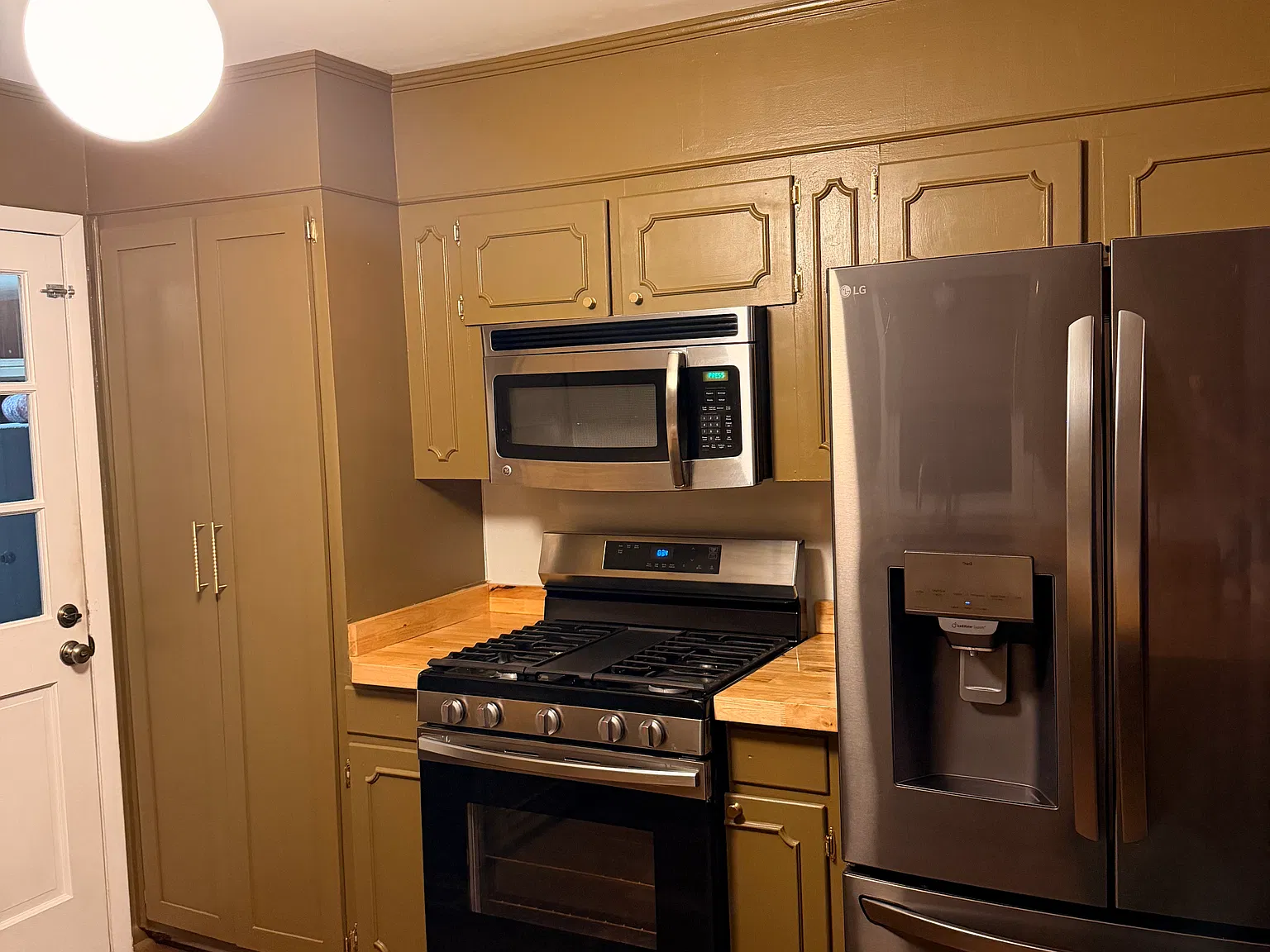 3 bed, 1822 sqft, $2,500 — Photo 4
