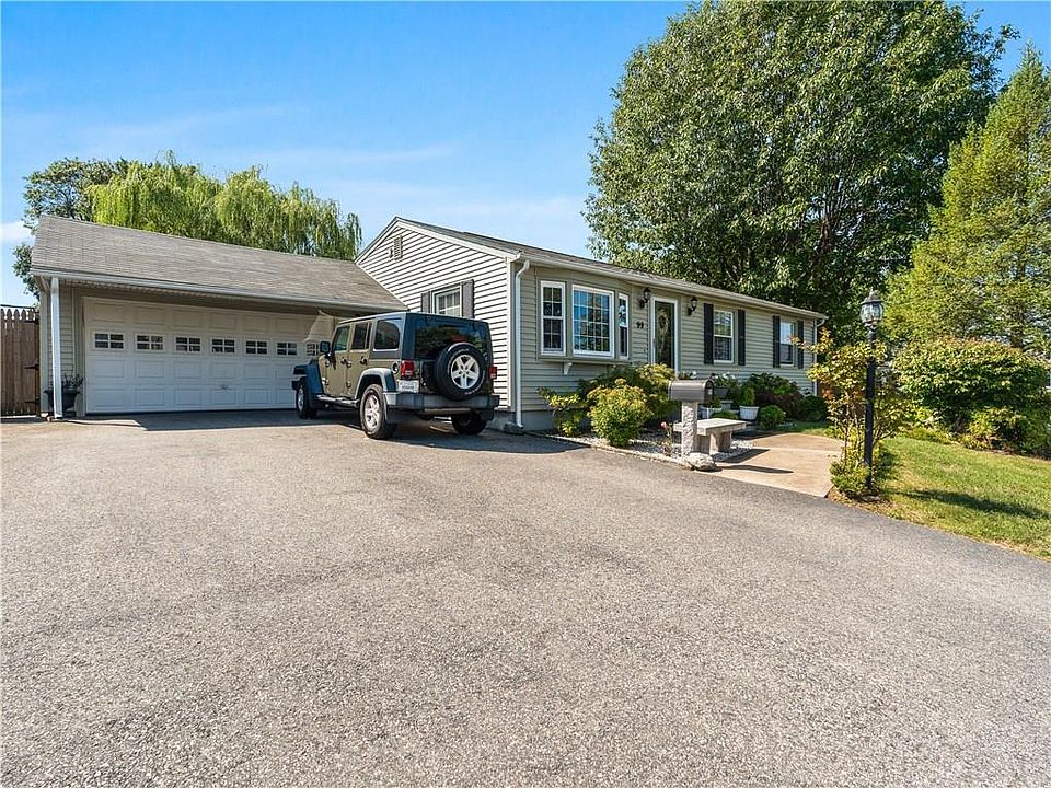 1st image of 99 Brookhaven Dr